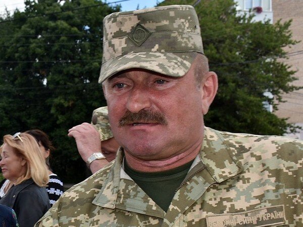 Хомчак во время поездки в Донецкую область представил нового командующего ООС. Видео