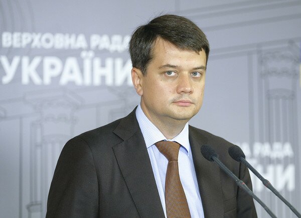 Разумков заявил, что войну на Донбассе не удастся быстро закончить, и объяснил почему