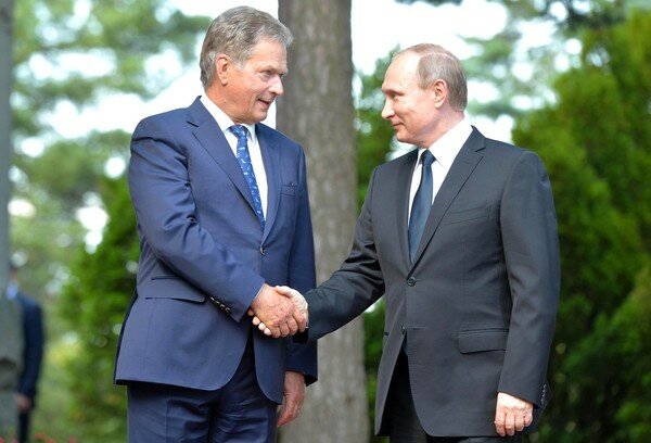 Президент Финляндии позвонил Путину перед встречей с Зеленским