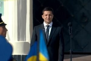 "Мое утро начинается с SMS от Генштаба": Зеленский произнес речь ко Дню Независимости Украины