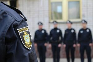 Под Одессой полицейскому, который прибыл на вызов, прорубили голову