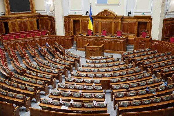 Комитет Рады порекомендовал принять законопроект, отменяющий "правки Лозового"