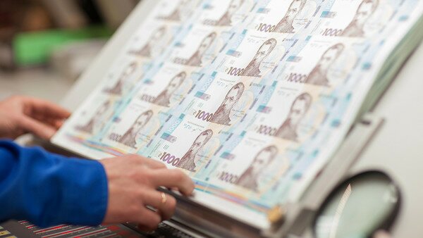 В Украине начали печатать банкноты в 1000 гривен