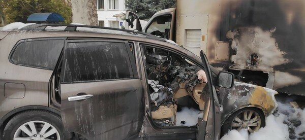 В Одесской области неизвестный сжег легковушку работника таможни