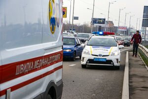 В Киеве пьяный водитель с фальшивыми документами на авто устроил тройное ДТП (фото, видео)