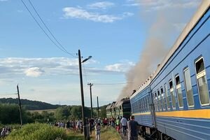 Всех пассажиров поезда из Харькова в Киев высадили на полпути: что произошло