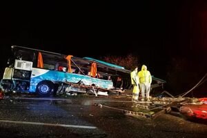 В Словакии разбился автобус со школьниками, 12 погибших: фото с места аварии