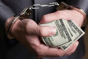 Прокурора из Бердянска поймали на взятке в $10 000