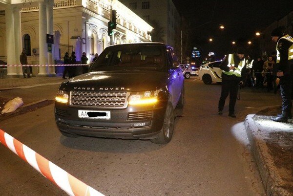 В центре Киева неизвестные убили ребенка при обстреле Range Rover: фото и видео