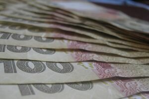 В Украине увеличат сумму соцпомощи для некоторых граждан: кто получит больше денег