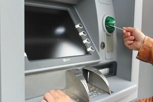 Дубилет анонсировал отмену "зарплатного проекта" банков с предприятиями