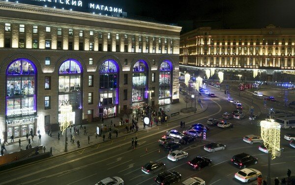 В Москве на Лубянке неизвестные устроили перестрелку с ФСБшниками: есть погибший (фото, видео)