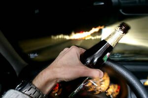 Головой в лицо: пьяный водитель побил копа под Одессой