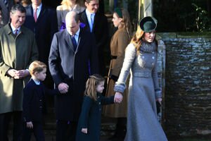 Королевская семья посетила рождественскую службу в Норфолке