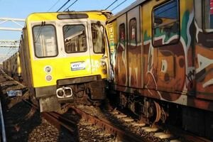В Неаполе столкнулись три поезда метро: есть пострадавшие