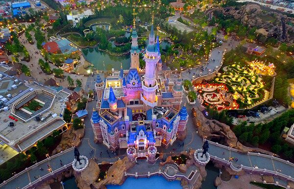 В Китае закрыли Disneyland из-за коронавируса