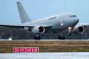 Военный самолет Германии забрал более 120 человек из Китая: двое заразились коронавирусом