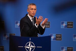 Столтенберг заявил об интенсивных дискуссиях НАТО с Россией