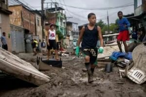 На Бразилию обрушились сильные дожди: десятки погибших и разрушенные дома (фото, видео)