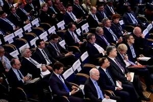 Порошенко: Украина остается одним из приоритетных вопросов для мира