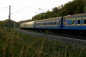 Во Львовской области хулиганы разнесли вагон пригородного поезда