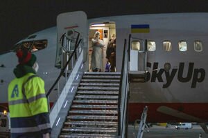 В МИД уточнили, сколько украинцев уже попросили эвакуировать их домой