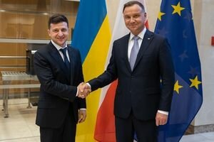 Зеленский договорился с Дудой о транзите через Польшу для украинцев