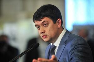 Разумков отверг идею премьера передать право объявлять ЧП президенту 