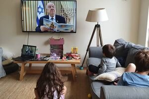 В Израиле президент читает всем детям сказки в прямом эфире, чтобы родители немного отдохнули