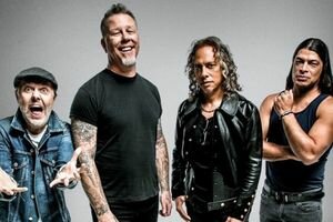 Metallica решила бесплатно показывать свои концерты для того, чтобы люди сидели дома на карантине: первое видео