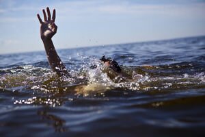 В Харькове мужчина утонул, пытаясь спасти ребенка