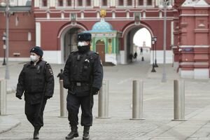 Прогулка по QR-коду. Москва начинает борьбу с коронавирусом и непослушными людьми