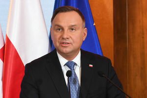 Польский президент решил отменить визит в Украину из-за коронавируса
