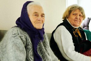 Фонд Оксаны Марченко запустил горячую линию для помощи одиноким пенсионерам и людям с инвалидностью в Киеве и Киевской области