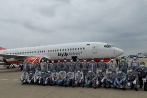 Еще три самолета вернулись в Украину из Китая со спецсредствами против COVID-19