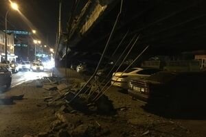 В Киеве обрушился Шулявский мост: движение машин парализовано