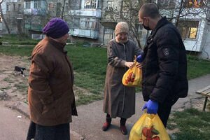 Эпидемия Covid-19 в Украине. Волонтеры создали приложение для людей, которые нуждаются в помощи во время карантина