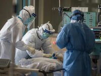 За границей от коронавируса скончались уже семеро украинцев