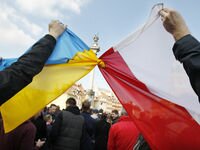Польша продлила легальное пребывание в стране украинцев с биометрикой 