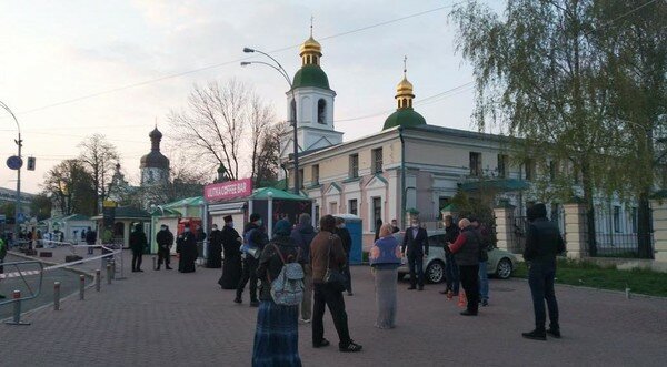 В Киеве полиция ночью охраняла 179 столичных храмов и церквей