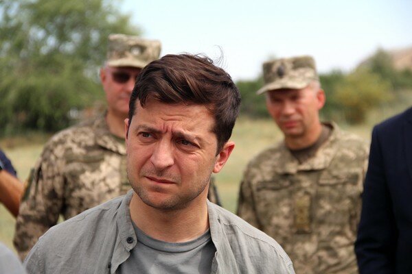Зеленский назвал новые сроки окончания конфликта на Донбассе