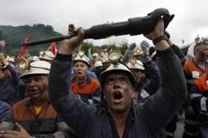 Горняки отказались спускаться в шахту "Степная": требуют выплаты зарплат
