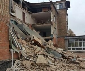 Власти не будут восстанавливать обвалившуюся школу в Василькове