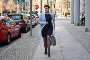 "Я устала от политики": Савченко прогулялась по Берлину в новом весеннем образе