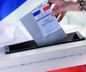Макрон или Ле Пен: во Франции стартовал второй тур президентских выборов