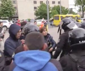 День победы: Полиция задержала несколько десятков активистов ОУН