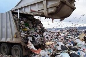 Полицейские нашли львовский мусор на территории детского лагеря под Киевом