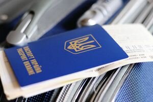 Турция официально разрешила украинцам визиты без загранпаспорта