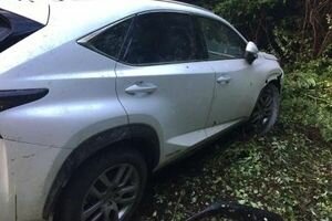 На Закарпатье водитель Lexus, пытаясь скрыться, сбил пограничника