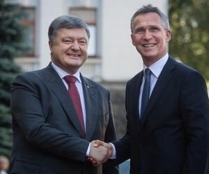 Порошенко: Украина намерена вернуться к вопросу по членству в НАТО